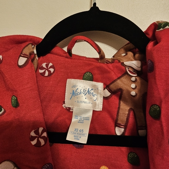 Snuggle Up in Holiday Cheer with Nick & Nora robe for kids . Size XS 4/5 - Picture 5 of 11